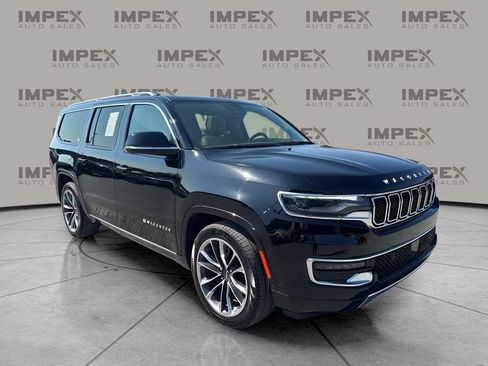 Used 2024 Jeep Wagoneer L Series III w/ Premium Group I AWD/4WD image 7