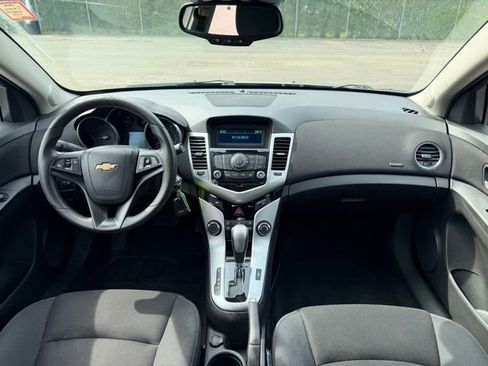 Used 2016 Chevrolet Cruze LT FWD image 14