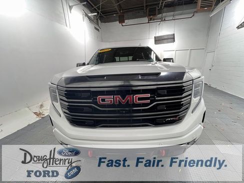 Used 2023 GMC Sierra 1500 AT4 w/ Technology Package image 2