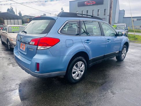 Used 2010 Subaru Outback 2.5i image 5