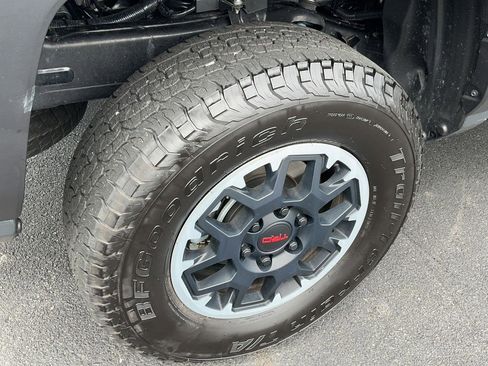 Used 2024 Toyota Tacoma TRD Off-Road image 7