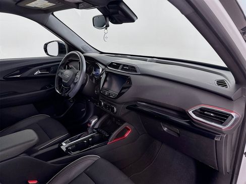 Used 2021 Chevrolet TrailBlazer RS w/ Sun and Liftgate Package image 29