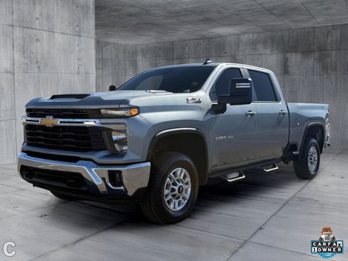 Used 2024 Chevrolet Silverado 2500 LT w/ All Star Edition AWD/4WD image 2