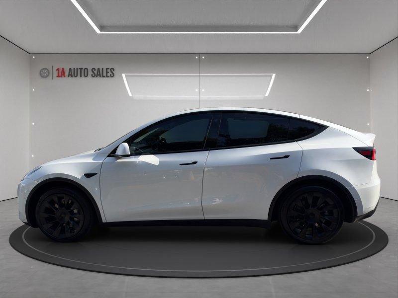 Used 2021 Tesla Model Y Long Range AWD/4WD image 2