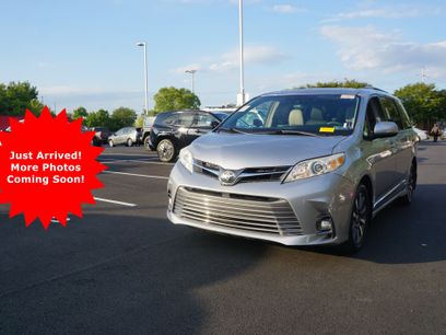 Used 2018 Toyota Sienna XLE w/ Protection Package