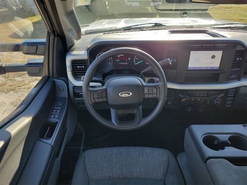 Used 2024 Ford F350 XLT image 24