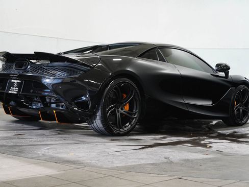 Used 2025 McLaren 750S Spider image 12