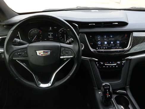 Used 2022 Cadillac XT6 Premium Luxury image 9
