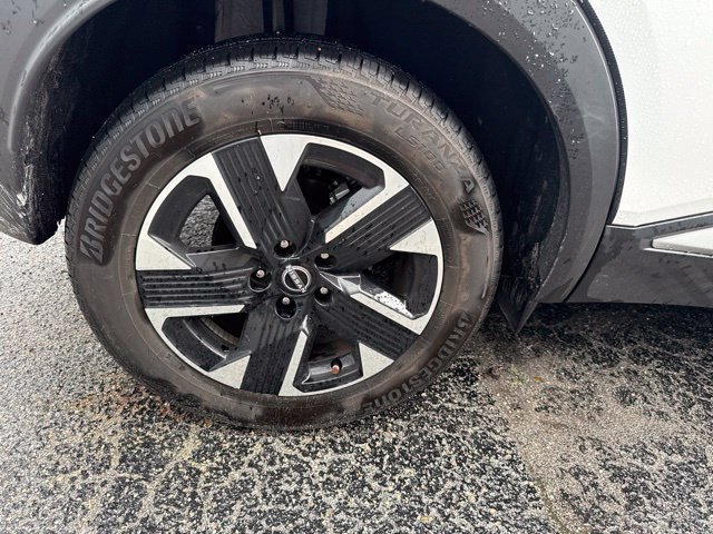 Used 2025 Nissan Kicks SV AWD/4WD image 10