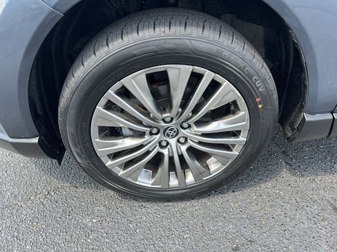 Used 2021 Toyota Venza Limited w/ Advanced Technology Package image 42