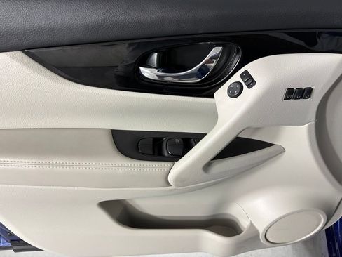 Used 2022 Nissan Rogue Sport SL w/ Premium Package FWD image 19