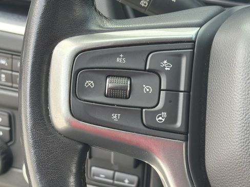 Used 2022 Chevrolet Suburban LT w/ Luxury Package AWD/4WD image 12