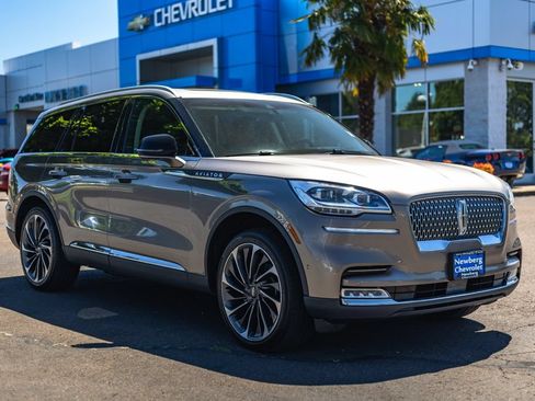 Used 2020 Lincoln Aviator Reserve w/ Equipment Group 202A AWD/4WD image 6