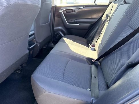 Used 2019 Toyota RAV4 LE image 13