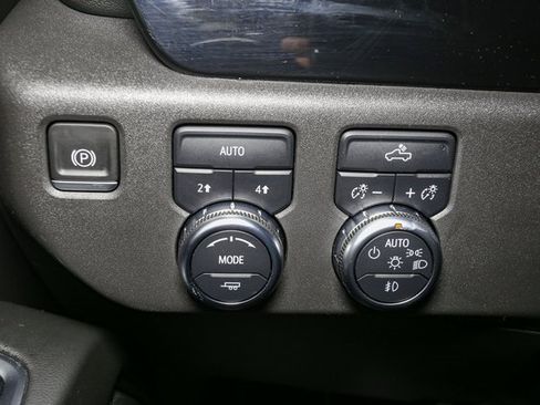 Used 2022 GMC Sierra 1500 Elevation image 32