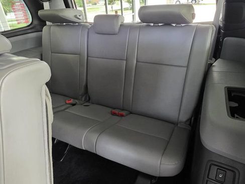 Used 2016 Toyota Sequoia Limited w/ Safety & Convenience Package RWD image 18