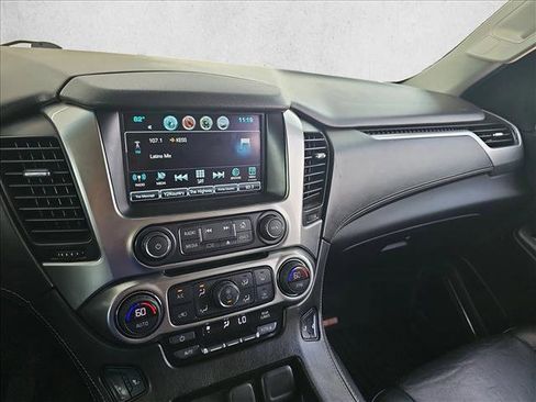 Used 2019 Chevrolet Suburban LT image 18