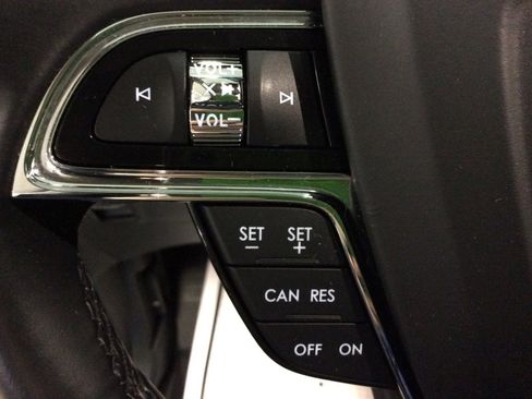 Used 2023 Lincoln Nautilus Reserve image 24