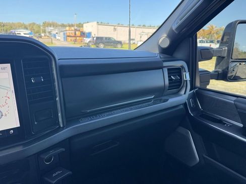 Certified 2025 Ford F350 Platinum w/ Tremor Off-Road Package image 39