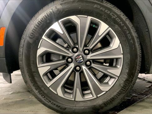 Used 2025 Buick Envision Preferred AWD/4WD image 9