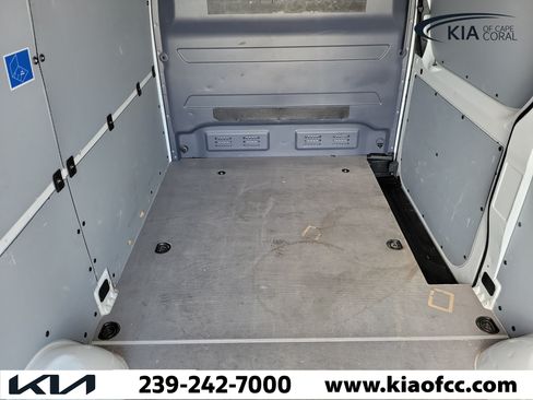 Used 2025 Mercedes-Benz Sprinter 2500 image 18