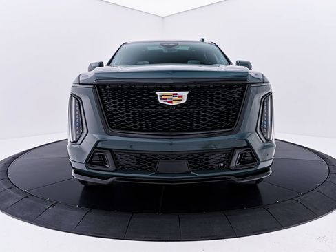 Used 2026 Cadillac Escalade V AWD/4WD image 17