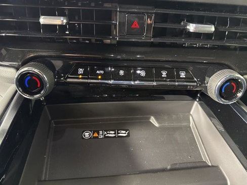 New 2026 Chevrolet Suburban High Country w/ LPO, Illumination Package image 14