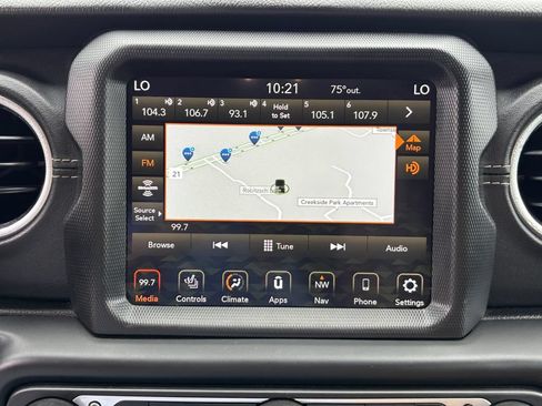 Used 2023 Jeep Wrangler Unlimited Sahara w/ Cold Weather Group AWD/4WD image 18