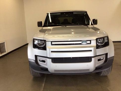 Used 2020 Land Rover Defender 110 SE AWD/4WD image 2