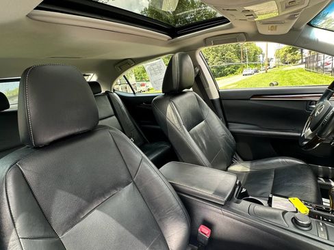 Used 2013 Lexus ES 350 w/ Luxury Pkg FWD image 32