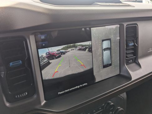Used 2022 Ford Bronco Outer Banks AWD/4WD image 17