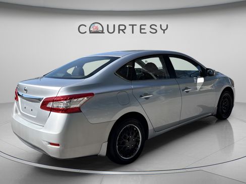Used 2015 Nissan Sentra S FWD image 7