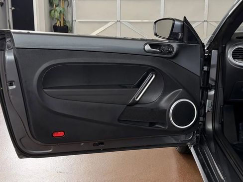 Used 2018 Volkswagen Beetle 2.0T S FWD image 14