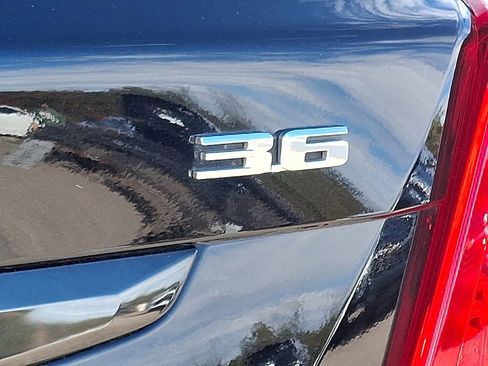 Used 2017 Cadillac XT5 Platinum w/ Driver Assist Package image 32