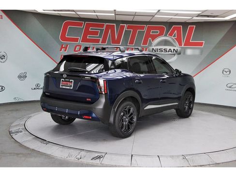 New 2026 Nissan Kicks SR w/ Cold Weather Package FWD image 4