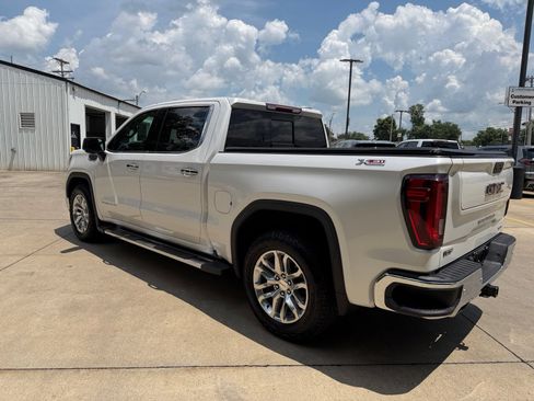 Used 2021 GMC Sierra 1500 SLT w/ SLT Premium Plus Package AWD/4WD image 29