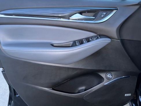 Used 2020 Buick Enclave Essence w/ Sound and Sites Package image 12