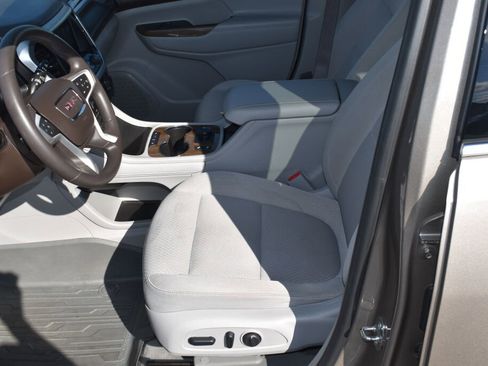 Used 2023 GMC Acadia SLE w/ Driver Convenience Package image 15