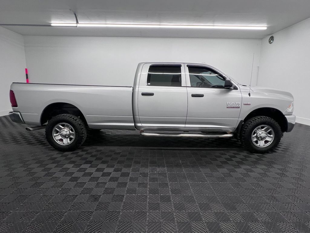 Used 2018 RAM 3500 Tradesman w/ Chrome Appearance Group AWD/4WD image 8