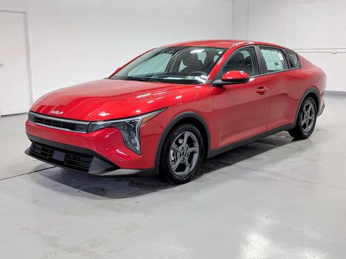 Certified 2025 Kia K4 FWD image 1