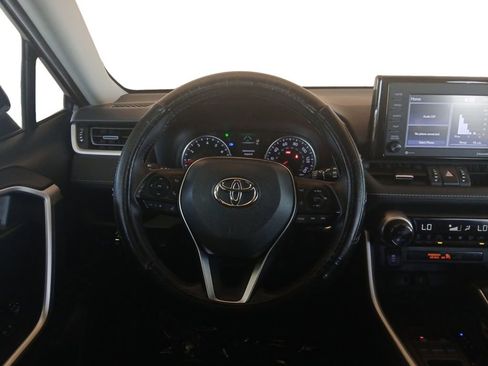 Used 2022 Toyota RAV4 XLE Premium FWD image 4