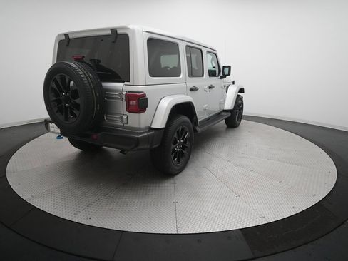 Used 2022 Jeep Wrangler Unlimited Sahara image 35