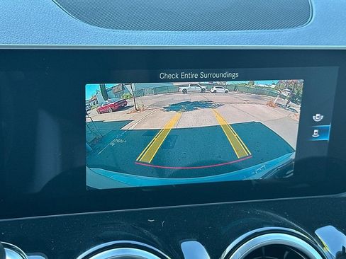 Used 2020 Mercedes-Benz GLB 250 image 24