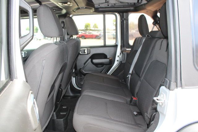 Used 2023 Jeep Wrangler Unlimited AWD/4WD image 35
