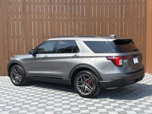Used 2025 Ford Explorer ST-Line w/ Premium Package RWD image 17
