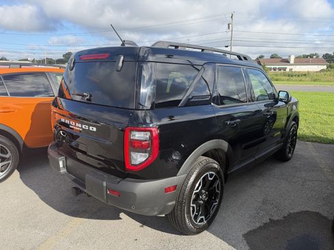 Used 2025 Ford Bronco Sport Outer Banks w/ Outer Banks Tech Package+ AWD/4WD image 7