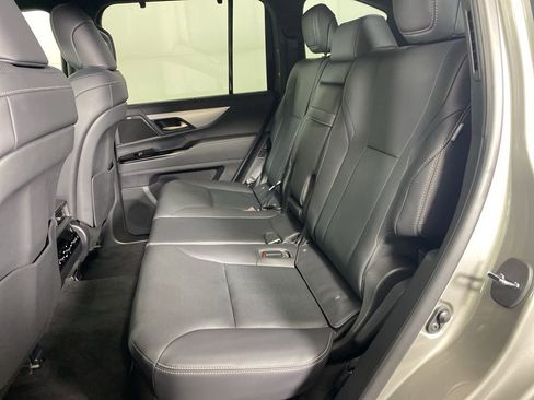 Used 2024 Lexus LX 600 F Sport image 11
