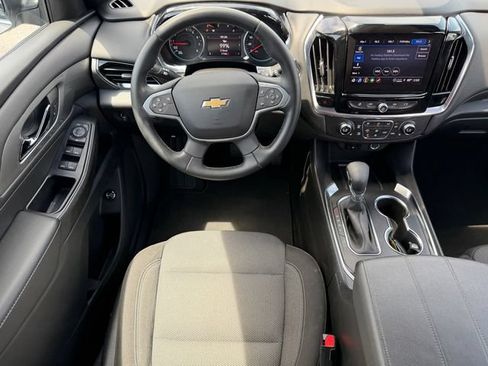 Used 2023 Chevrolet Traverse LT FWD image 10