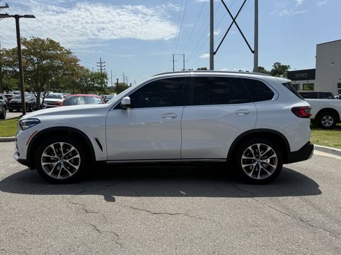 Used 2022 BMW X5 xDrive40i w/ Premium Package AWD/4WD image 2