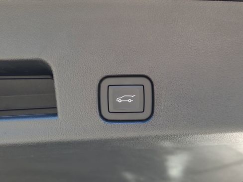 Used 2025 GMC Acadia Denali image 15